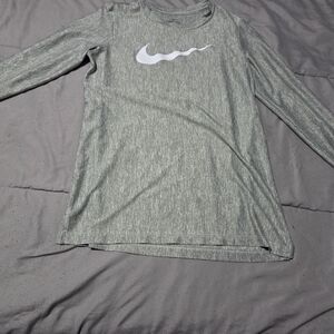 Nike Dri Fit Long Sleeve Shirt Boys Size XL Color Gray Swoosh White Just Do It